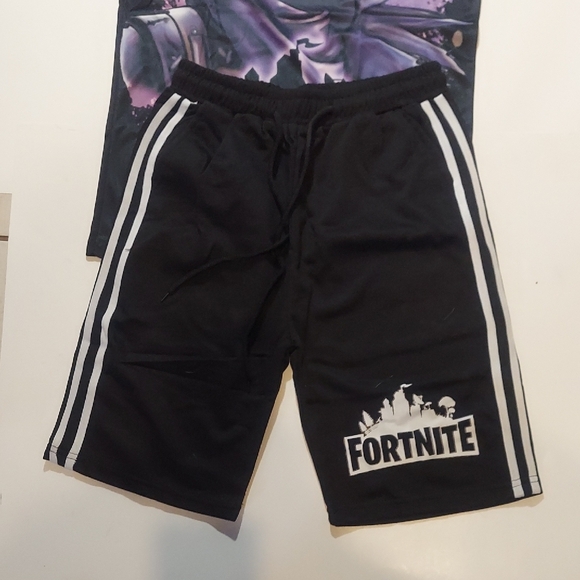 Fortnite Black and Purple Graphic T-Shirt and Shorts Set Size Medium - Picture 3 of 3